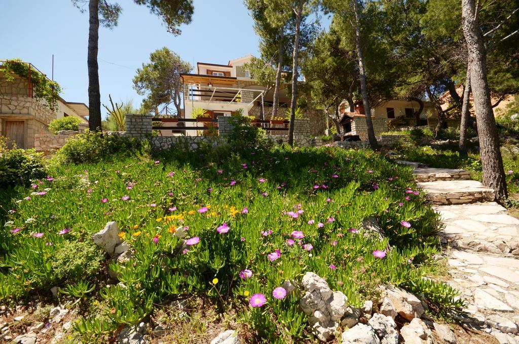 Pavao Apartments Vrboska Dış mekan fotoğraf