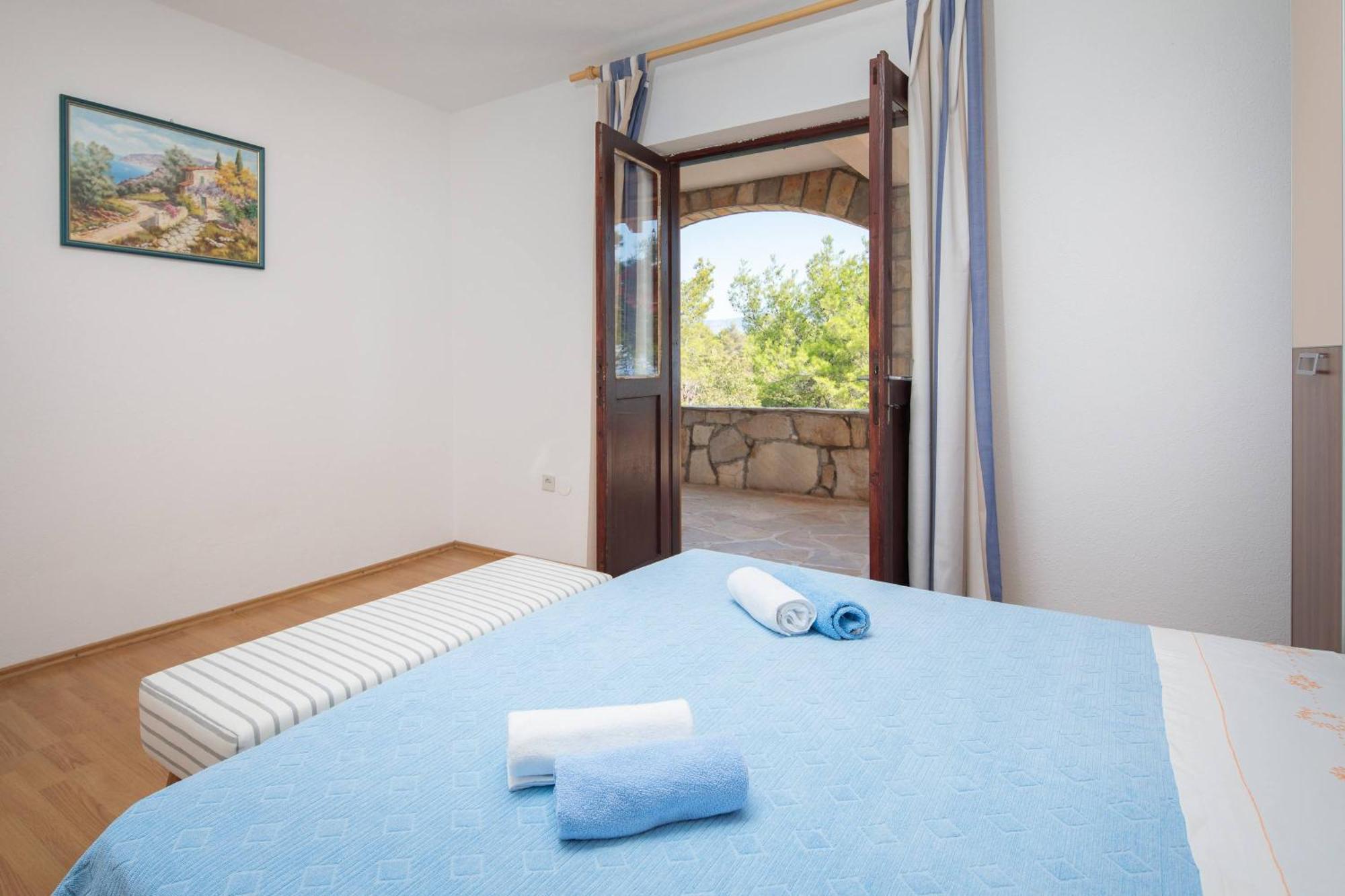 Pavao Apartments Vrboska Oda fotoğraf