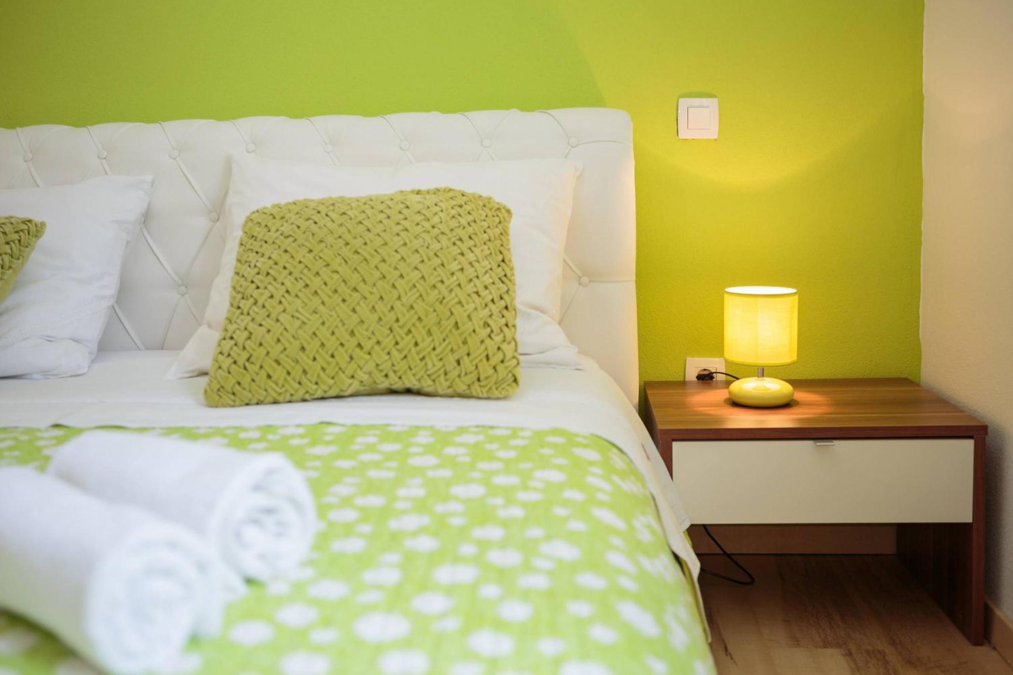 Pavao Apartments Vrboska Oda fotoğraf